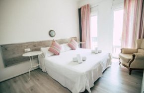 Отель Hostal La Llagosta  Льафранс
